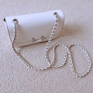 White chain strap bag